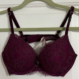 NWT Victoria’s Secret push up bra 34B